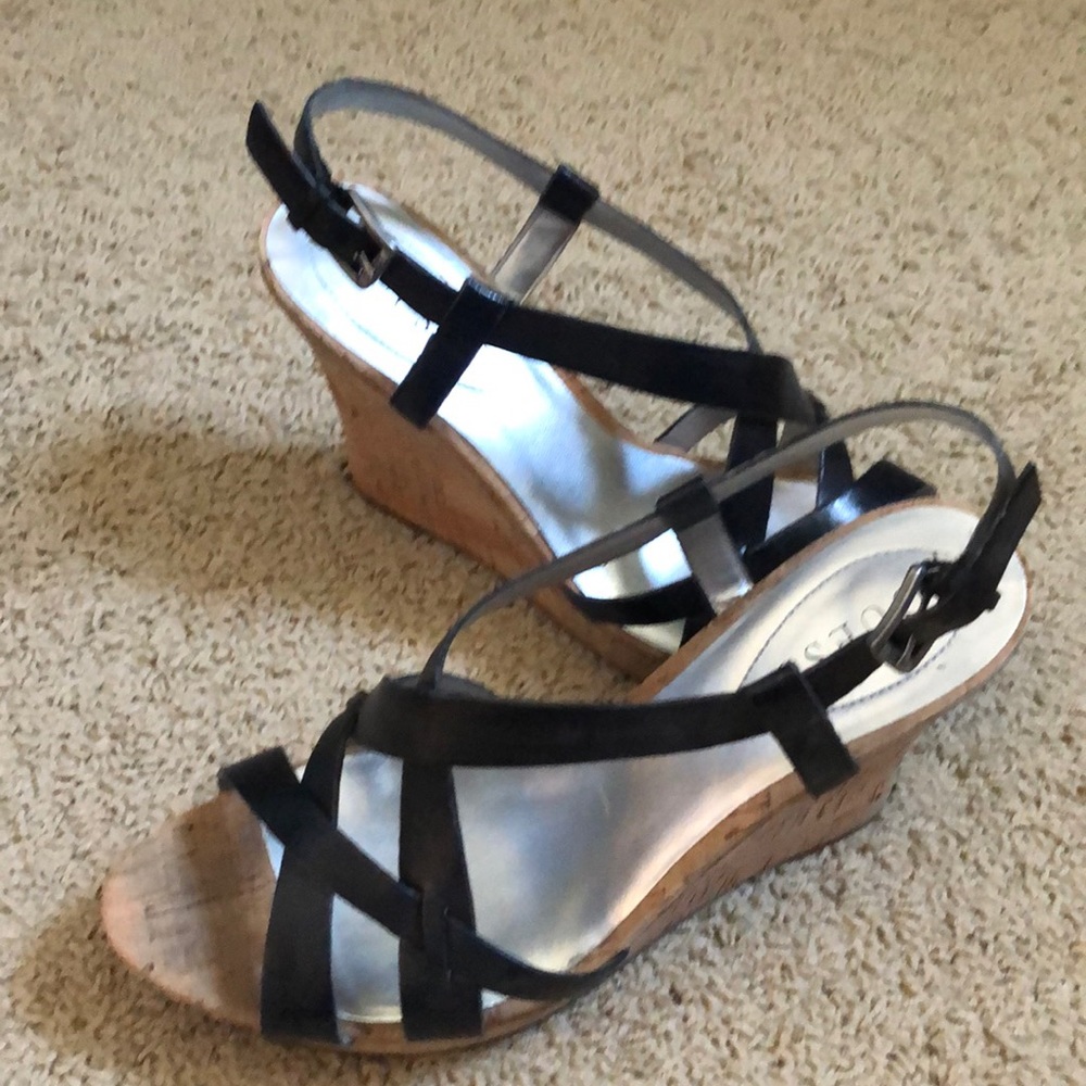 Guess wedges